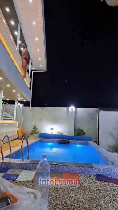 Balconing con salto mortaI (literalmente)