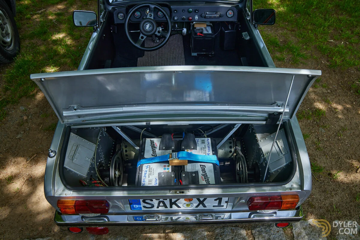 Se vende un Audi X1 Cabrio de 1980.