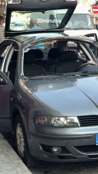 Cinco heridos por la explosión de un coche aparcado en la calle en Lleida.
