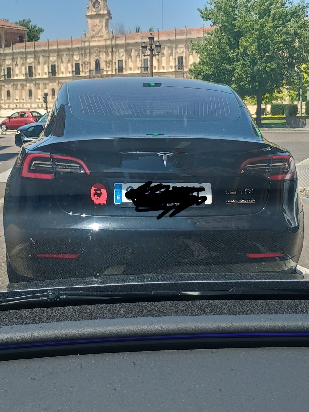 "El Tesla 1.9 TDI Camarón Edition no existe, no puede hacerte daño"