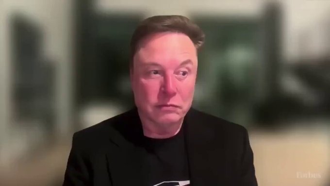 Elon Musk pronostica que en 5 años la economía mundial se duplicará, y tendremos entre 100 y 1000 millones de robots humanoides en el mundo.