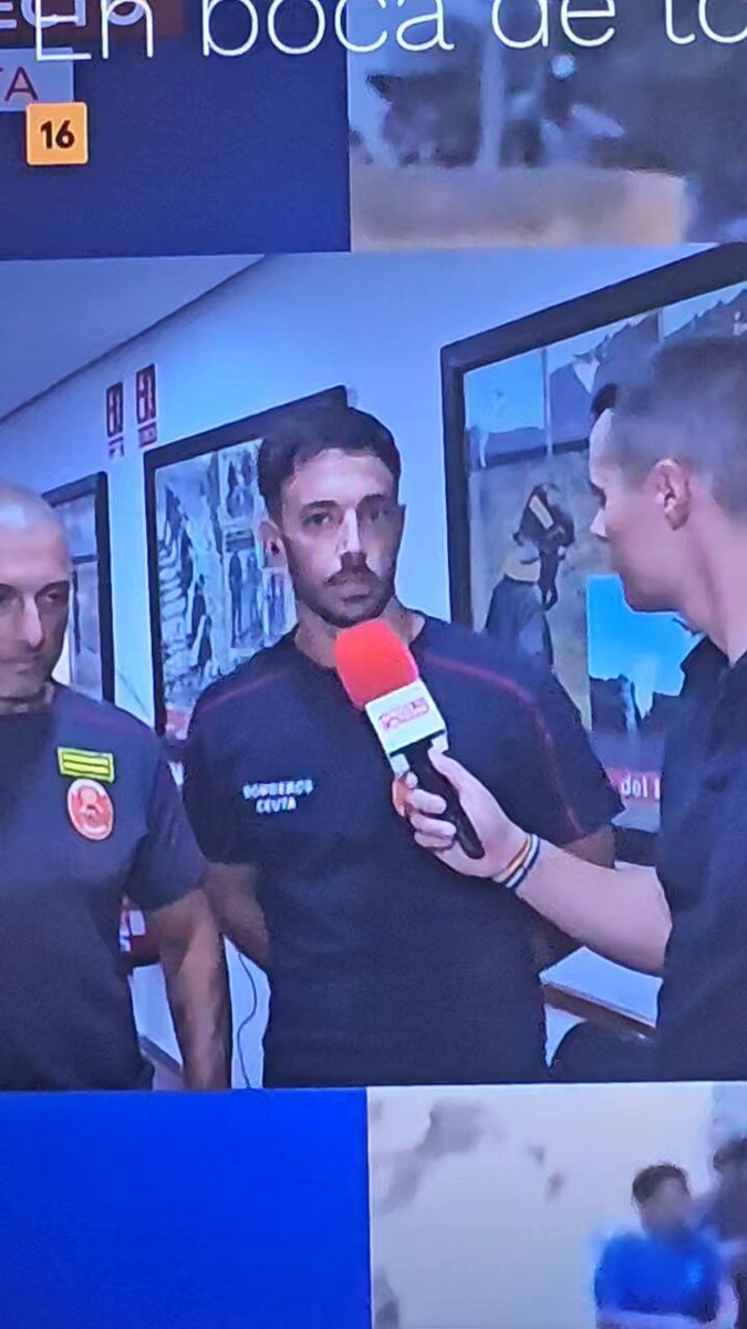 Bombero ceutí: "Hartos de las mentiras del impresentable que nos gobierna. Mujeres amedrentadas y niñas vioIadas. No entendemos a qué chantaje está sometido el presidente del Gobierno y Marlaska, el sinvergüenza. El pueblo ceutí, traicionado y abandonado".