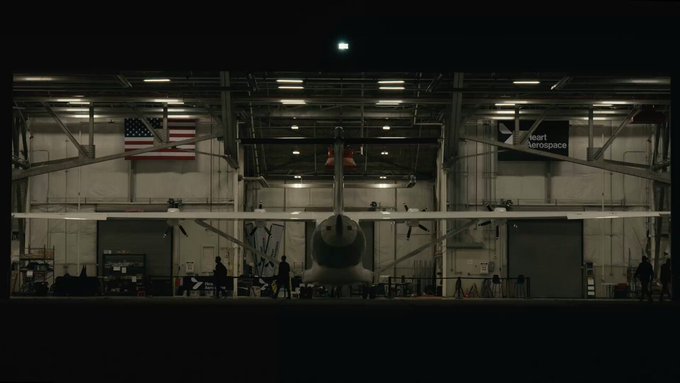El primer avión de pasajeros eléctrico: 200 km, 30 pasajeros con 25 kg de equipaje cada uno, tiempo de carga de 30 minutos, 3 euros en coste de electricidad por pasajeto.