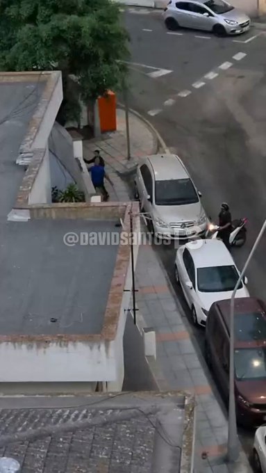 Marroquíes se pelean entre ellos con cuchiIIos en Ceuta.
