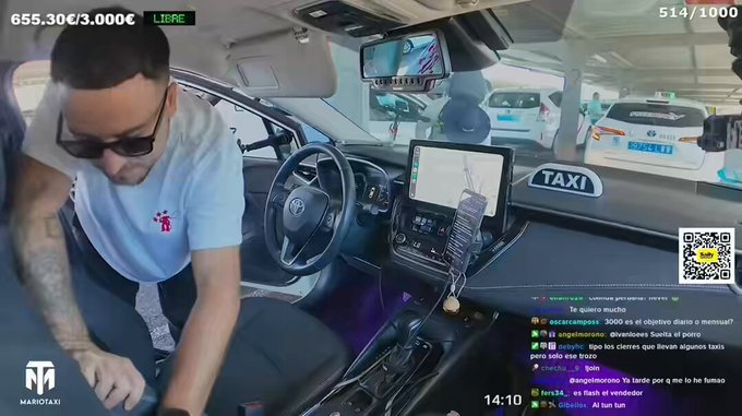 Atentos a la donación que le hacen a este taxista streamer mientras tenía a un cliente sudamericano dentro del coche.