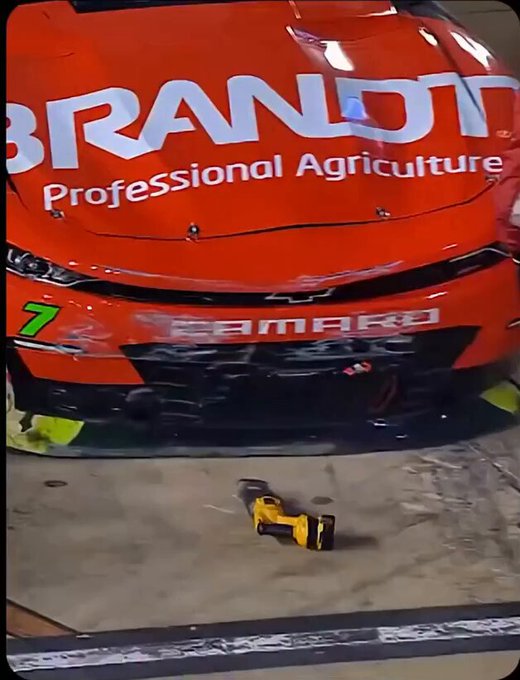 Cuando la Nascar hizo involuntariamente el mejor anuncio para DeWalt de la historia.