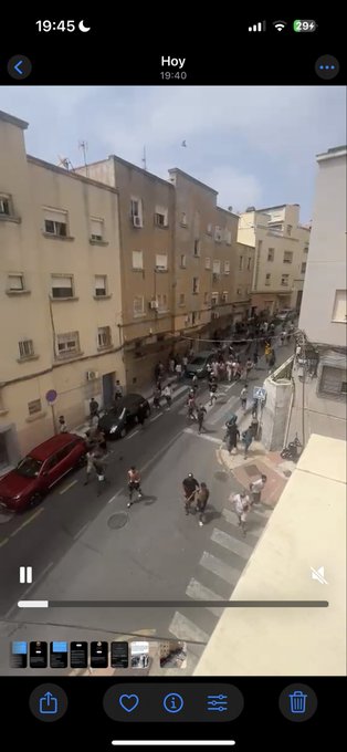 Habitantes de Ceuta desmienten que todos los inmigrantes que se colaron por la frontera de Ceuta hayan vuelto a Marruecos.