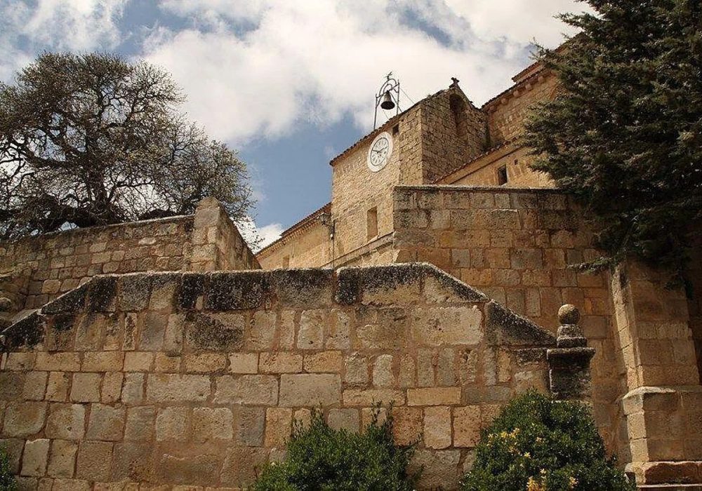 Un veraneante logra silenciar las campanas nocturnas de Valdeande (Burgos) tras denunciar que superaban los decibelios permitidos.