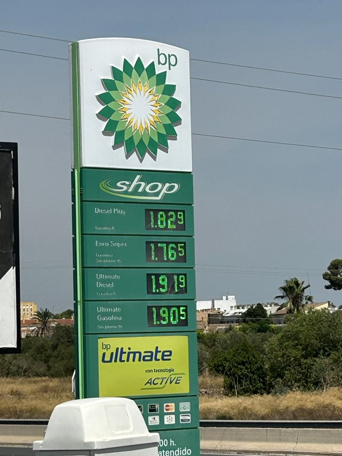 Teniendo en cuenta que en Francia los Superchargers están todos entre 0,16 y 0,35€/Kwh, los precios del combustible allí son una absoluta locura.