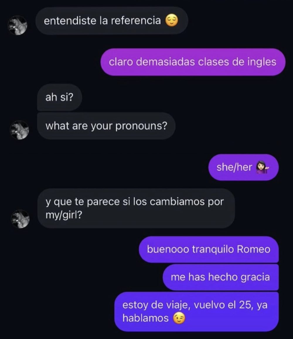 Papel y boli.