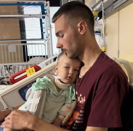 Una búsqueda en las redes sociales de las palabras "Lindsay Clancy", la mujer que asesіnó a sus tres hijos, de 5 años, 3 años y 8 meses, te conduce por el camino más recto al infierno.