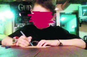 Esta es Mónica Juanatey, una joven gallega, madre soltera de un niño de 9 años.