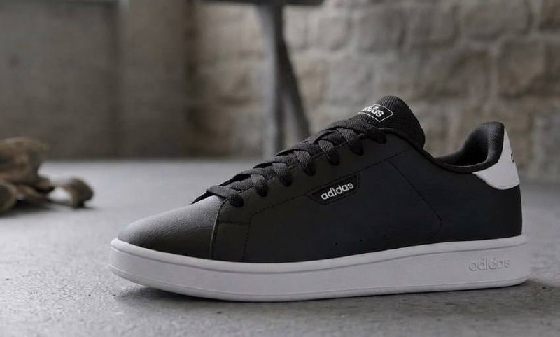 Me he topado con este chollo en Amazon: Zapatillas Adidas por 27 euros.