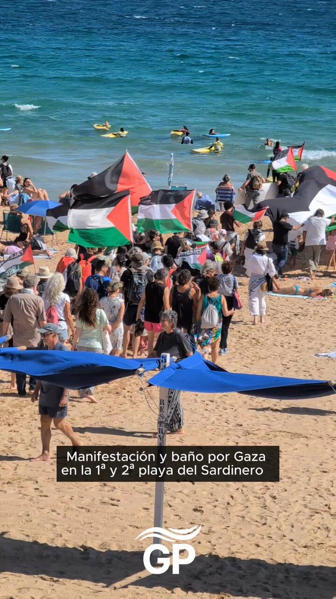 Unos sujetos dan la nota en la playa del Sardinero (Santander) y los bañistas les responden coreando "¡Ceuta, Ceuta!".