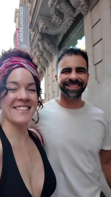 Never forget la "reunión de pareja mensual".
