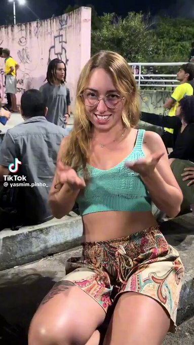 La nueva moda entre los jóvenes: competición de farmear aura