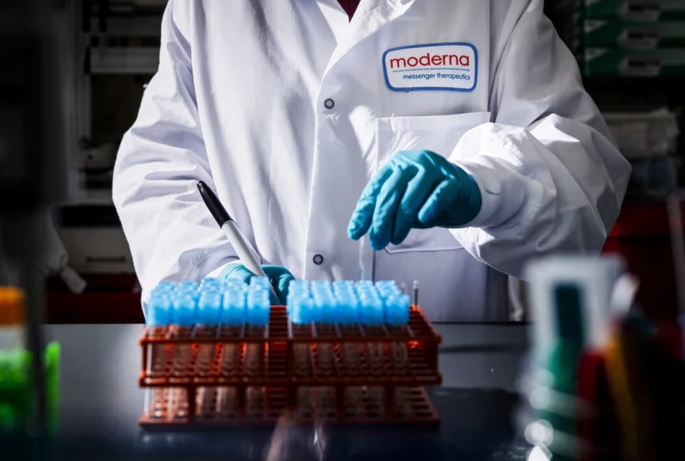 Moderna ha anunciado el éxito nada menos que ya en fase 3 de una vacuna contra el melanoma de alto riesgo.