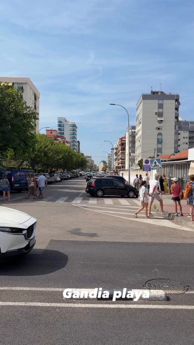 Esto ha ocurrido durante una intervención de la policía local en la playa de Gandia