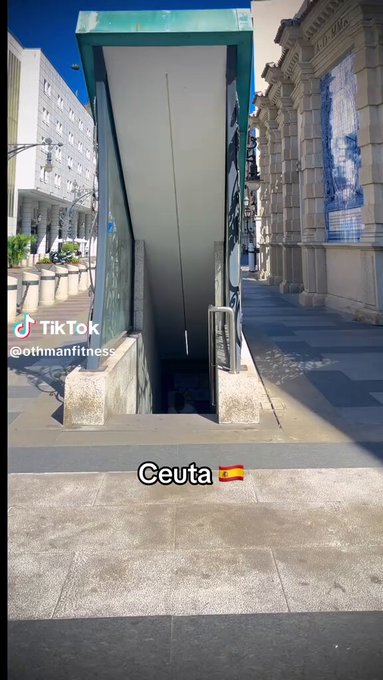 Imagina que cruzas con éxito la frontera junto a miles de personas desesperadas por vivir en España, consigues un sitio donde quedarte y...