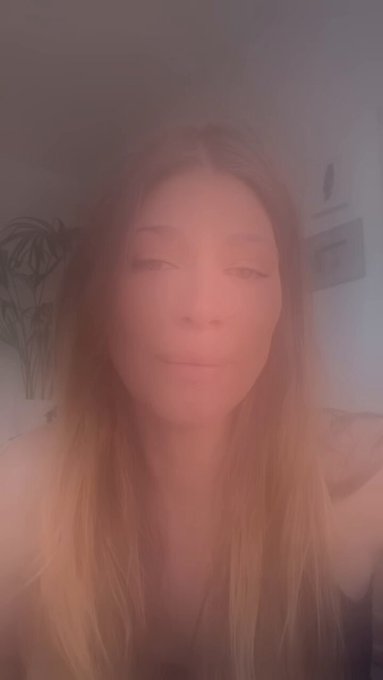 Se llama Natalia Khodzinskaya, es rusa pero lleva 16 años en España y le han negado el permiso de residencia mientras como ella misma dice, se lo están concediendo a delincuentes.