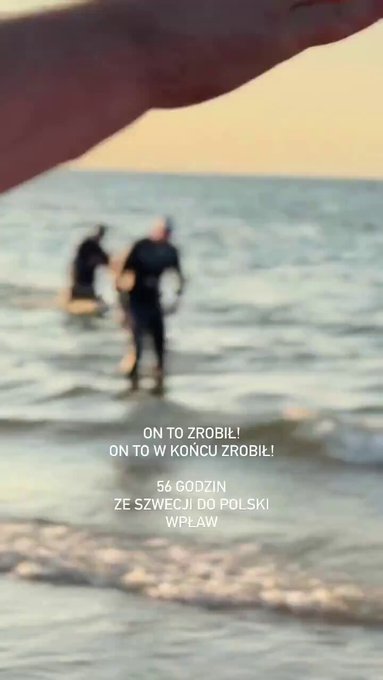 El nadador polaco Bartłomiej Kubkowski se ha convertido en la primera persona de la historia en cruzar el mar Báltico a nado. Salió de Polonia y terminó en Suecia (160km).