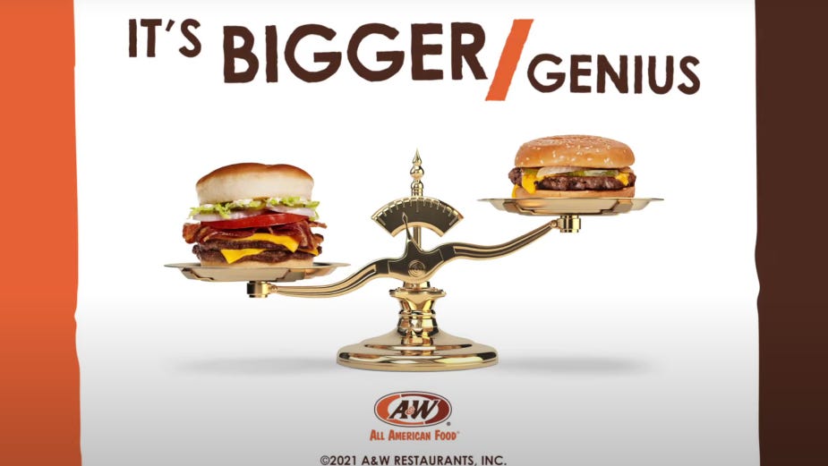 En EE.UU. la cadena de hamburguesas A&W intentó (hace tiempo) competir con el Cuarto de Libra de McDonald's lanzando una hamburguesa de un tercio de libra a un precio más bajo.