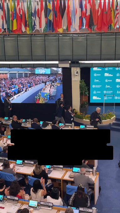 Un minuto de aplausos a Pedro Sánchez en la FAO.