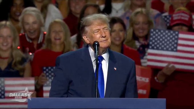 Trump: “Si los republicanos ganan la Cámara de Representantes y el Senado, emitiré un dividendo de $5,000 a cada ciudadano adulto en los Estados Unidos de América”.