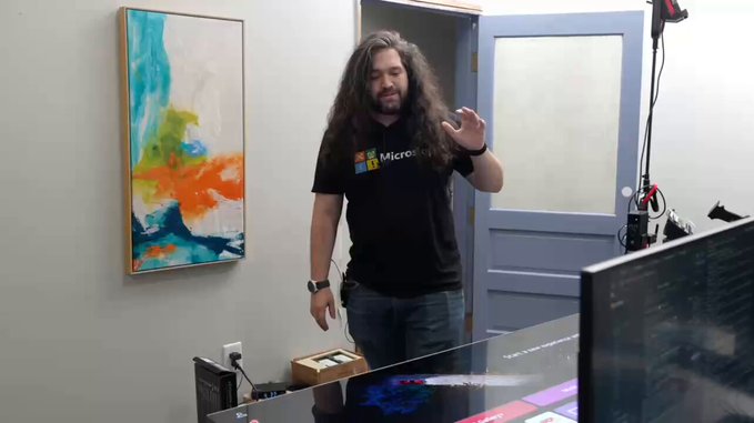 Una investigación de 500 horas y 70.000$ ha desvelado que las TV de LG registran transcripciones en texto plano mientras están en espera ("apagadas") y las envían al brazo publicitario de LG.
