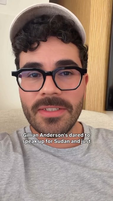 Gillian Anderson hizo un video para War Child sobre los niños en Sudán y los comentarios del vídeo se resumen así: solo puedes pedir justicia para Palestina, de lo contrario eres sionista.