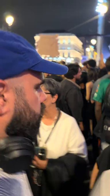 Un venezolano se pasa por Sol a soltar unos factos.
