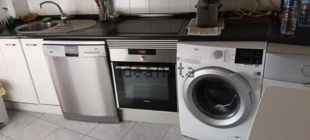 Algún fínolier vende su casa.