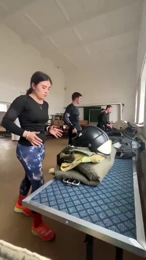 Las mujeres son muy buenas siguiendo coreografías.