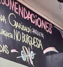 Mientras tanto, en la Taberna Garibaldi...