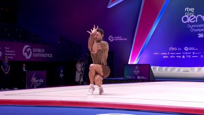 El gimnasta catalán Miquel Mañé se acaba de proclamar campeón mundial de gimnasia aeróbica.