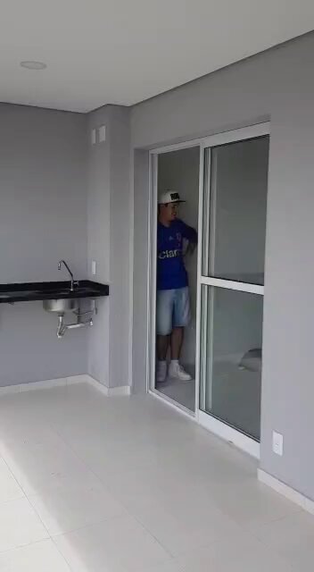"Pedí un presupuesto para poner una red en el balcón y la empresa me mandó este vídeo"