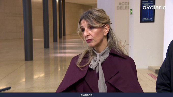 Atentos a la cara cuando se da cuenta.