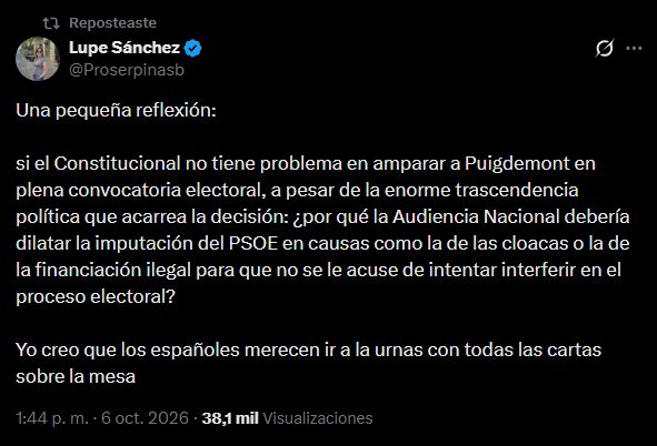 Perro se está cаgаndo dentro para que el que venga detrás se encuentre todo el mojonazo.