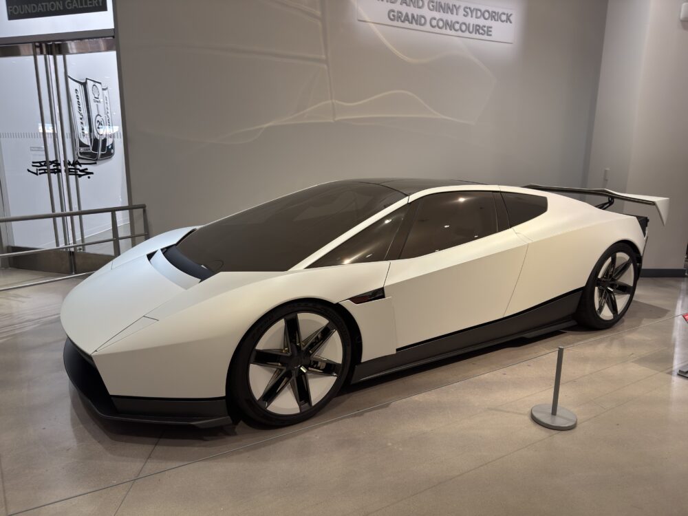 Esto es lo que ves cuando una empresa más vanguardista de cohetes (SpaceX) colabora con la empresa más vanguardista de coches eléctricos (Tesla)