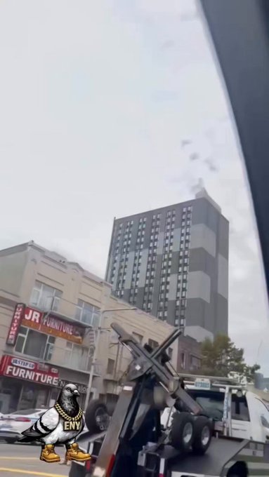 Un hombre en Nueva York se cargó a su novia con un cuchillo salta desde la azotea su edificio de apartamentos.