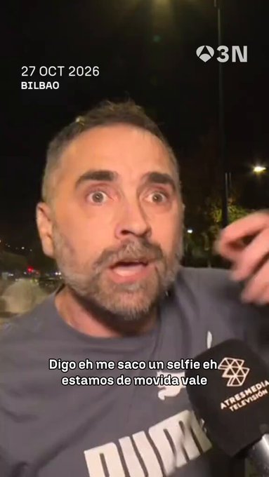 Un vecino de Bilbao ridiculiza a la gentuza que está quemando coches.