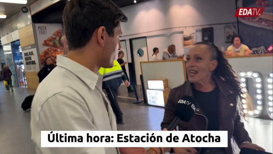 La madre de una azafata de Iryo explota frente al micro de Vito Quiles: "¿El Homo Sapiens? Que le den por cuIo a ese HDP".