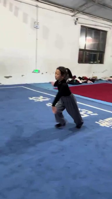 Bruce Lee se ha reencarnado en un Tamagochi