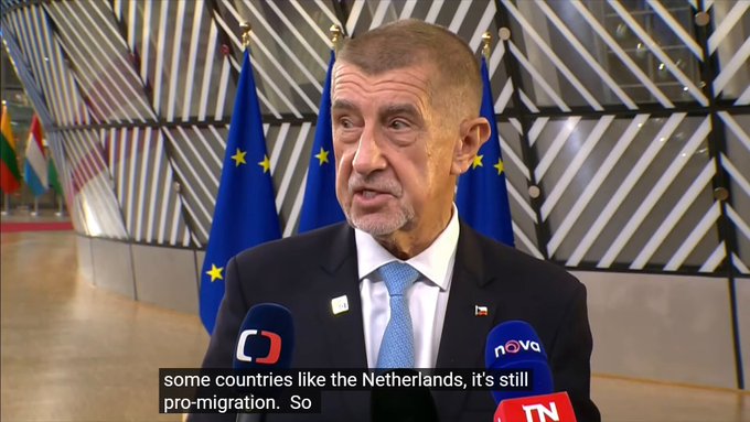 El primer ministro checo Andrej Babiš: “Vemos lo que está ocurriendo en España. Algunos políticos están dispuestos a reemplazar a su propia población con migrantes solo para mantenerse en el cargo y en el gobierno”.