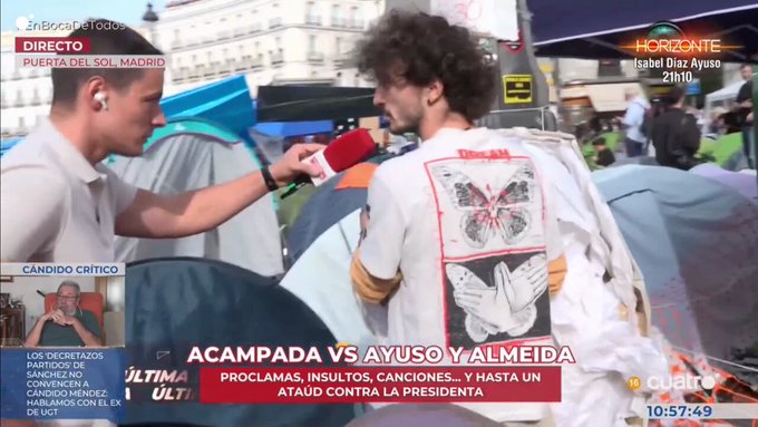 Los acampados de Sol retiran el 'ataúd de Ayuso': «No podemos calificarnos de manifestación pacífica si hacemos ataúdes con cartón».