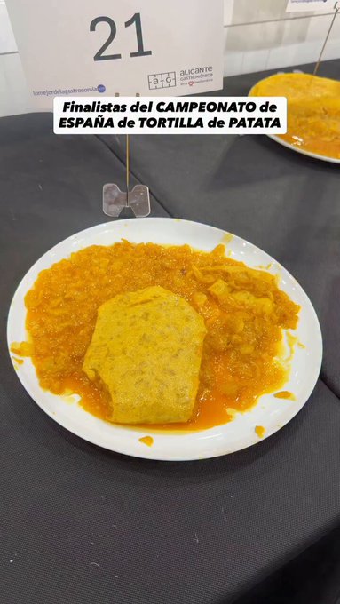 Campeonato de tortilla con pajita.