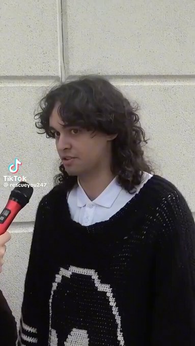"Por poner 'elle' en mi currículum no me ha llamado nadie".
