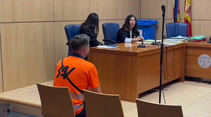 "Vejaciones injustas de carácter leve": De pedir cárcel a 360 euros de multa.