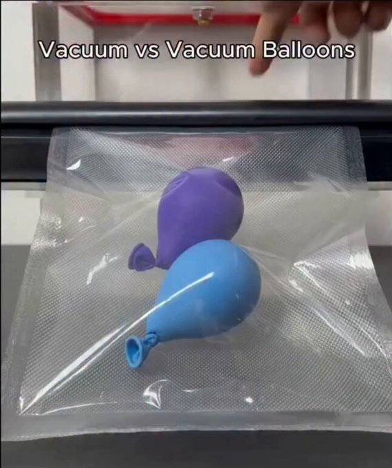 Si pones dos globos sellados al vacío en una cámara de vacío... ¿qué pasa?