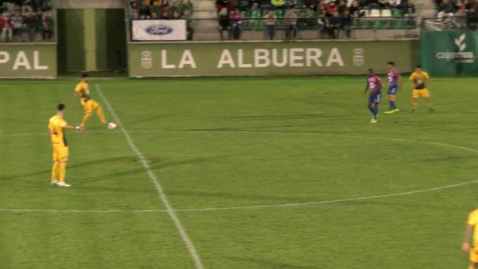 Gim. Segoviana - Ponferradina (0-0): gol anulado a la Ponfe en la última jugada. El balón entra mientras suena el pitido final (2017).